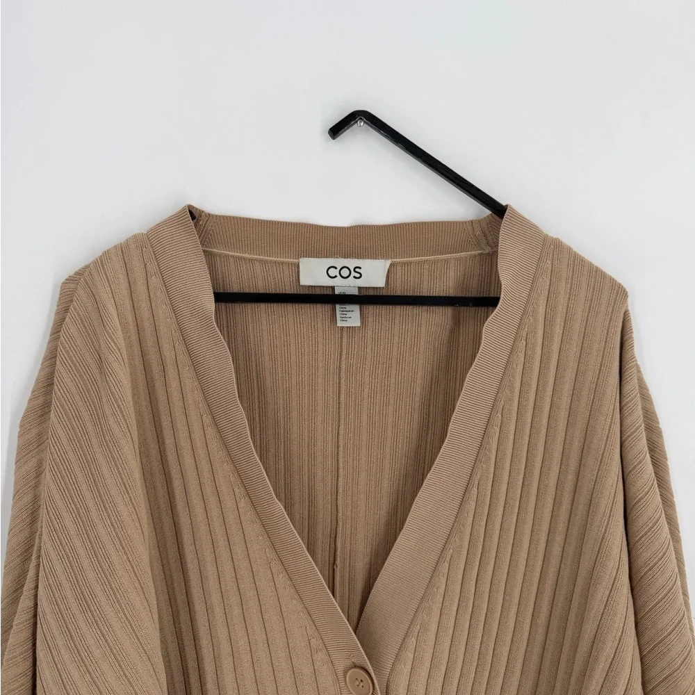 Cos Loose Fit Ribbed Raglan Sleeve Cardigan In Beige - Picture 1 of 7